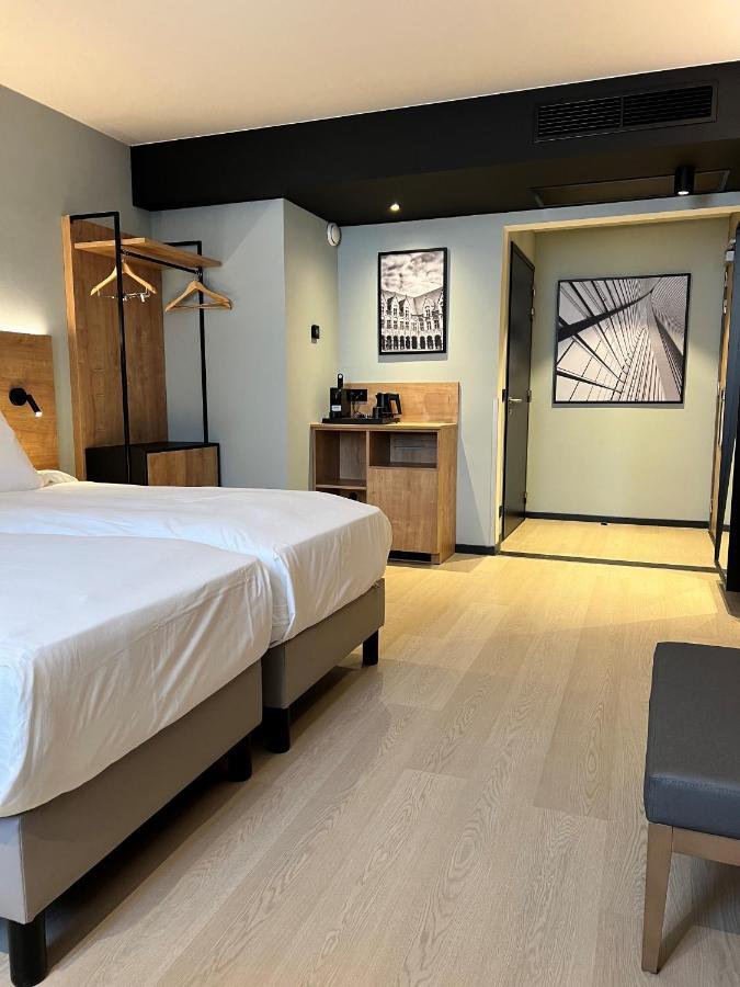 Standard Room Accessible